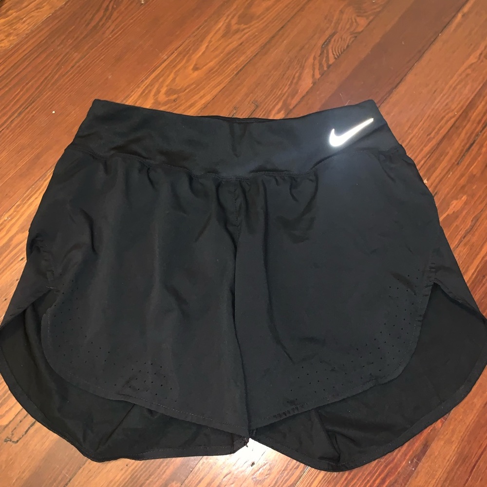 medium dri-fit nike running shorts